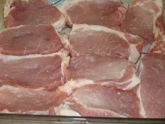 Сочнейшая свинина, запеченная с овощами и сыром