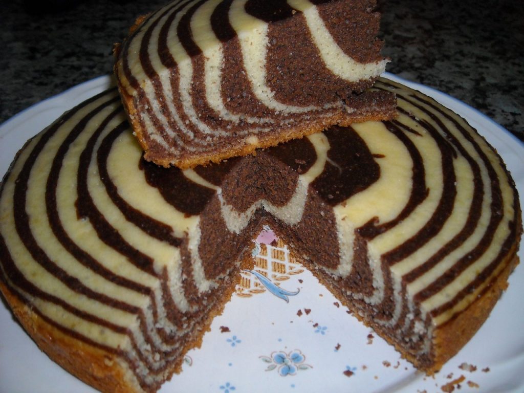 Открытки наступающим, торт зебра гифка