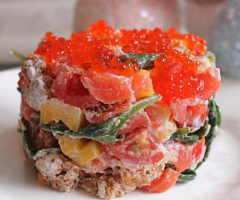 Салат рулет с красной рыбой и морковью рецепт с фото